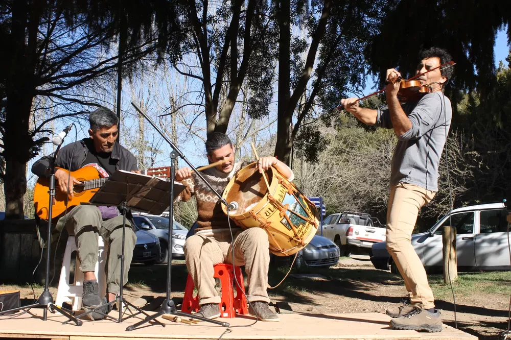 8fbacaf5-2ec7-4018-8b40-1eb6e09cbf1e